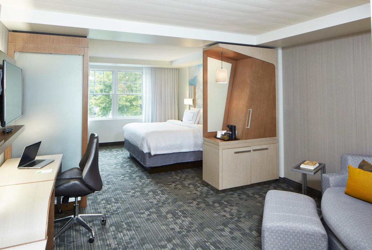 Courtyard By Marriott Lake George Luaran gambar