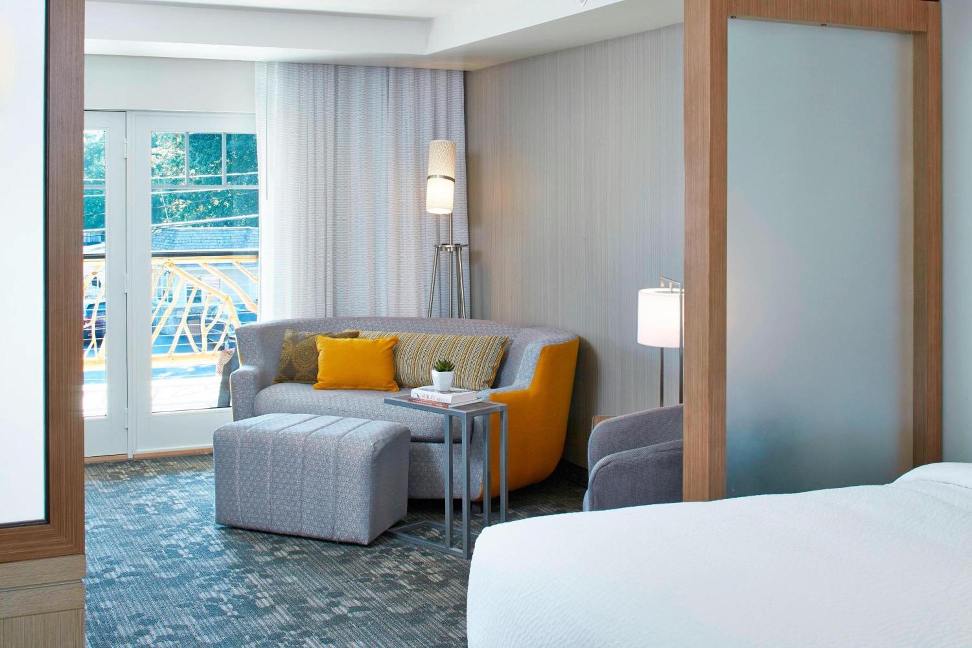 Courtyard By Marriott Lake George Luaran gambar