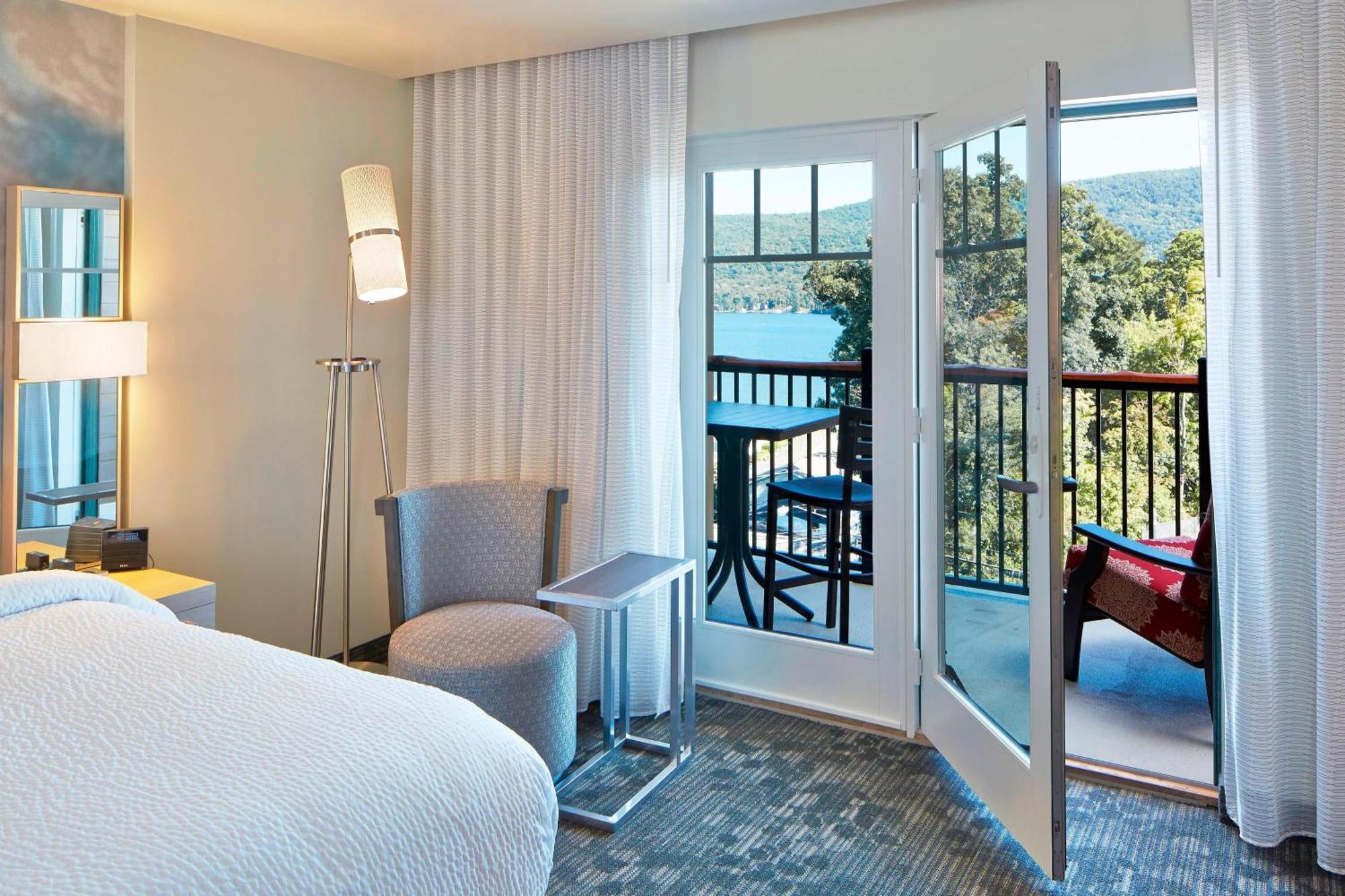 Courtyard By Marriott Lake George Luaran gambar