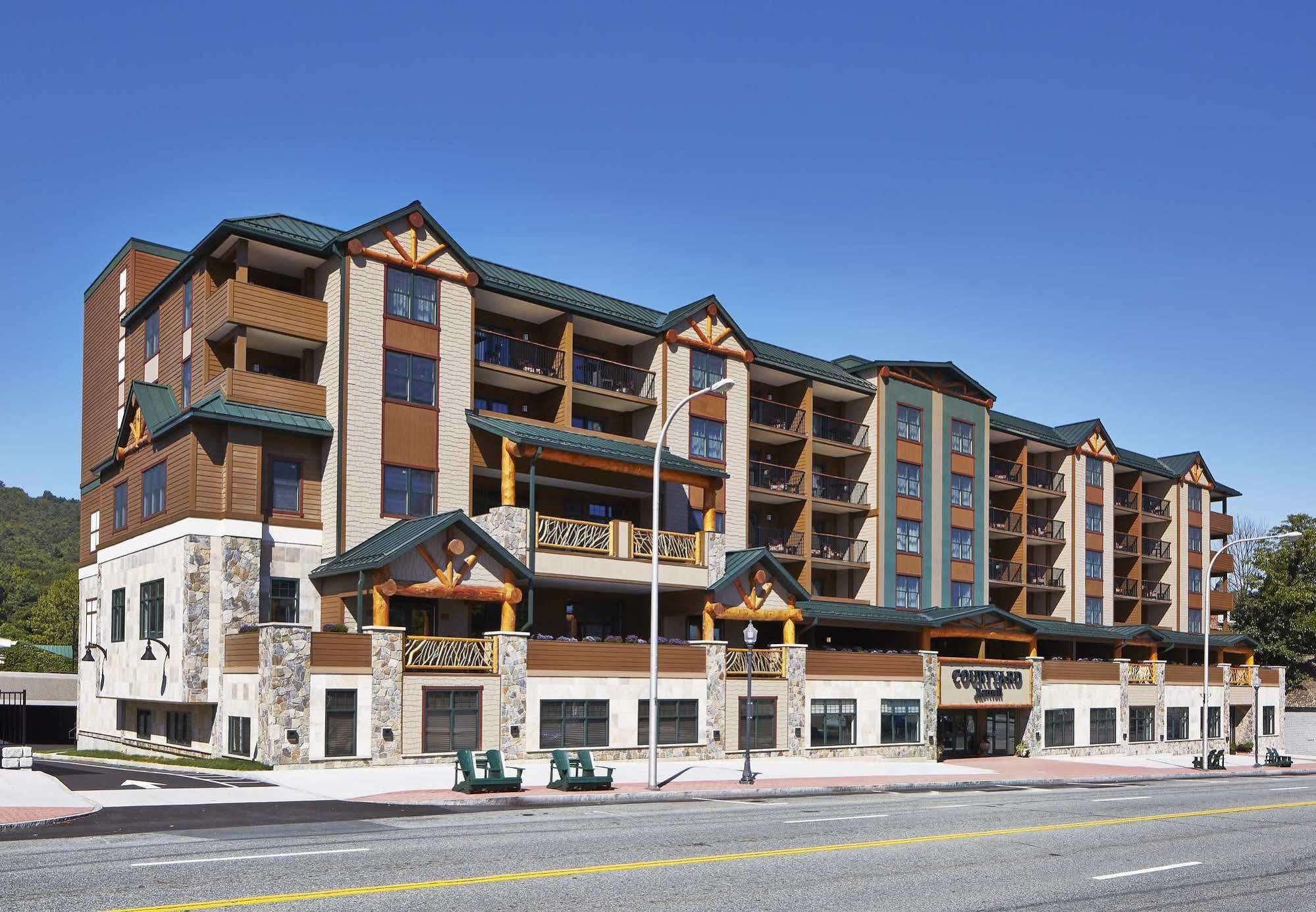 Courtyard By Marriott Lake George Luaran gambar